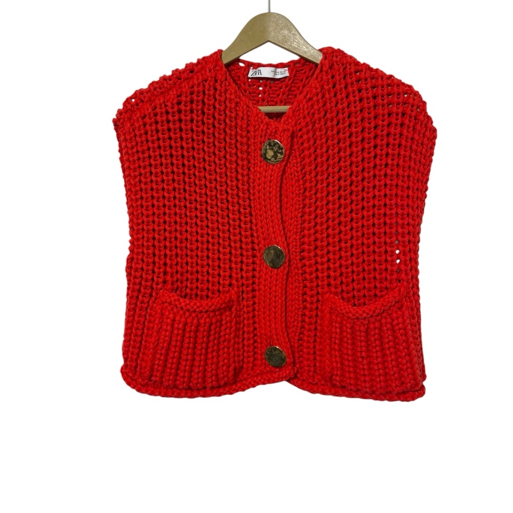 Zara Coral Red Size Medium Chunky Crochet Knit Button Up Sweater Vest Preppy